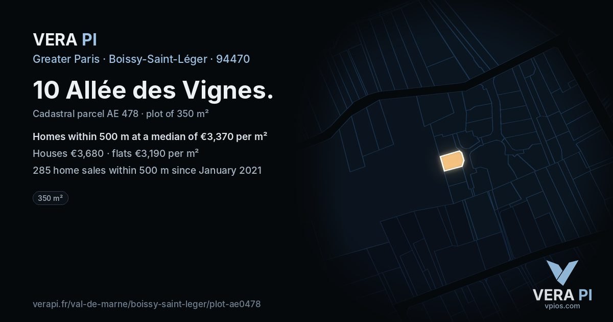 10 Allée des Vignes, Boissy-Saint-Léger at night – the plot lit, the parcels around coloured by the prices near them