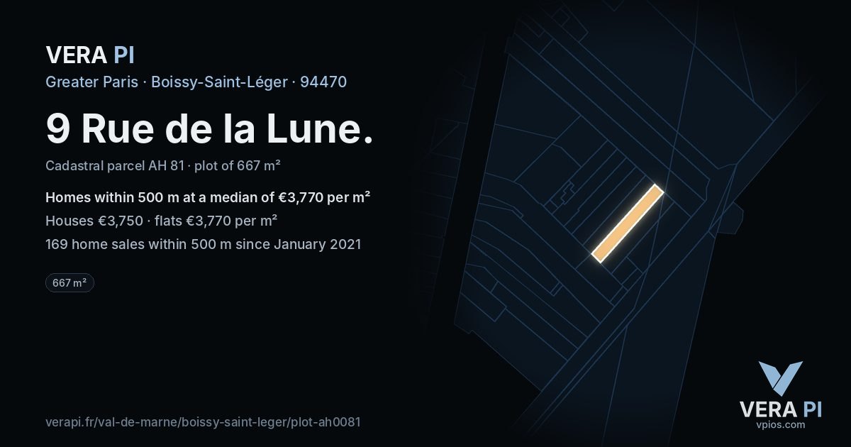 9 Rue de la Lune, Boissy-Saint-Léger at night – the plot lit, the parcels around coloured by the prices near them