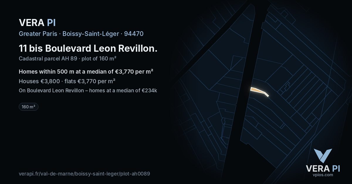 11 bis Boulevard Leon Revillon, Boissy-Saint-Léger at night – the plot lit, the parcels around coloured by the prices near them