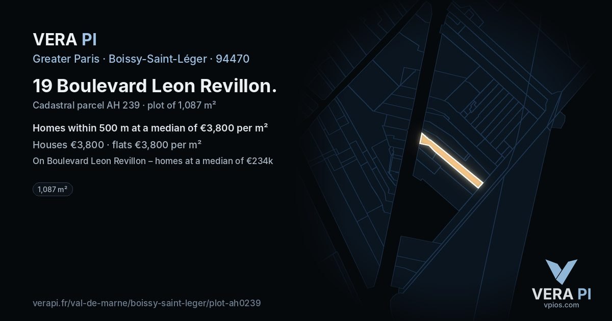 19 Boulevard Leon Revillon, Boissy-Saint-Léger at night – the plot lit, the parcels around coloured by the prices near them