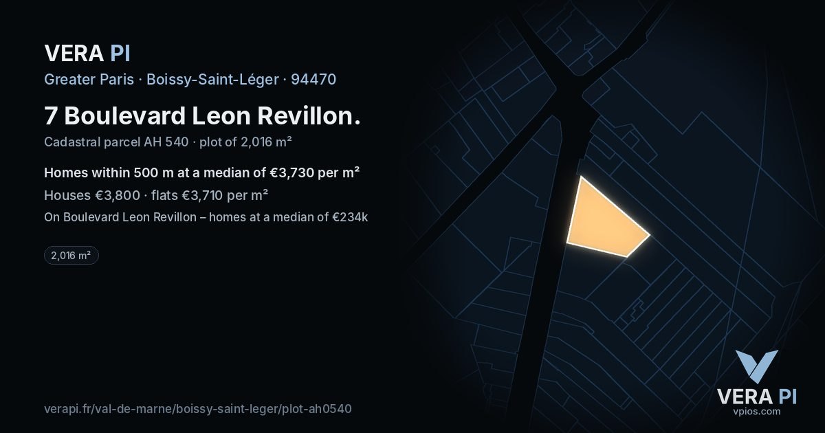 7 Boulevard Leon Revillon, Boissy-Saint-Léger at night – the plot lit, the parcels around coloured by the prices near them