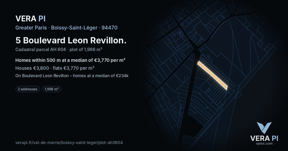 5 Boulevard Leon Revillon, Boissy-Saint-Léger at night – the plot lit, the parcels around coloured by the prices near them