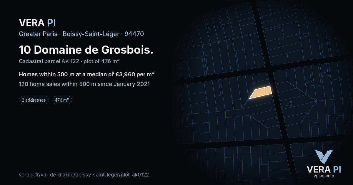 10 Domaine de Grosbois, Boissy-Saint-Léger at night – the plot lit, the parcels around coloured by the prices near them