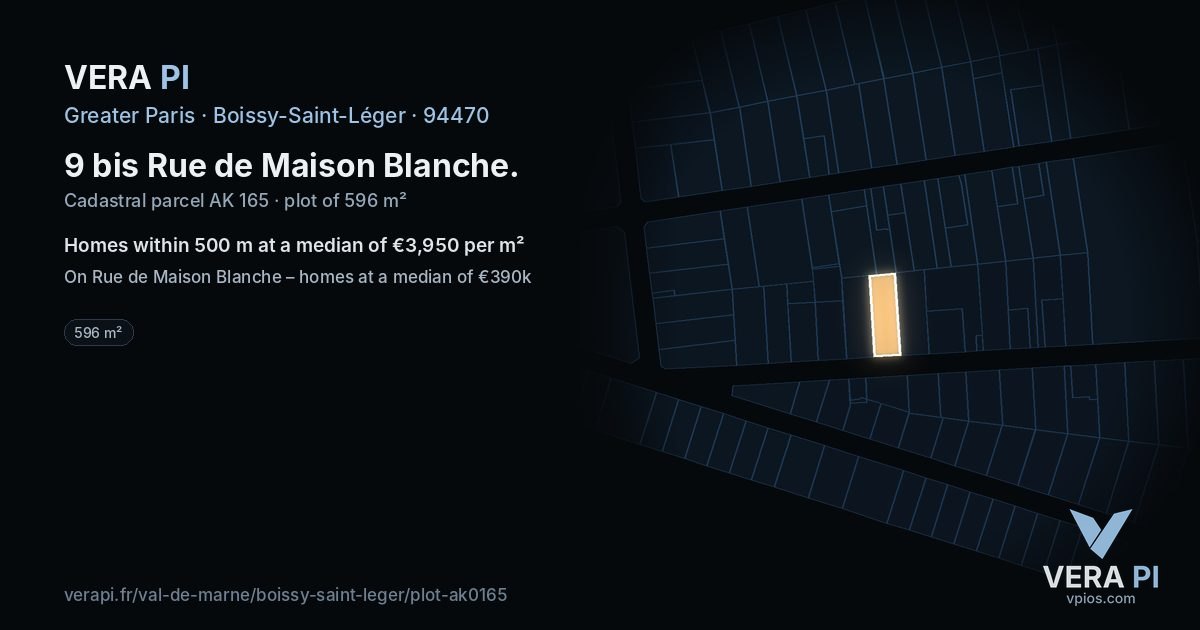 9 bis Rue de Maison Blanche, Boissy-Saint-Léger at night – the plot lit, the parcels around coloured by the prices near them