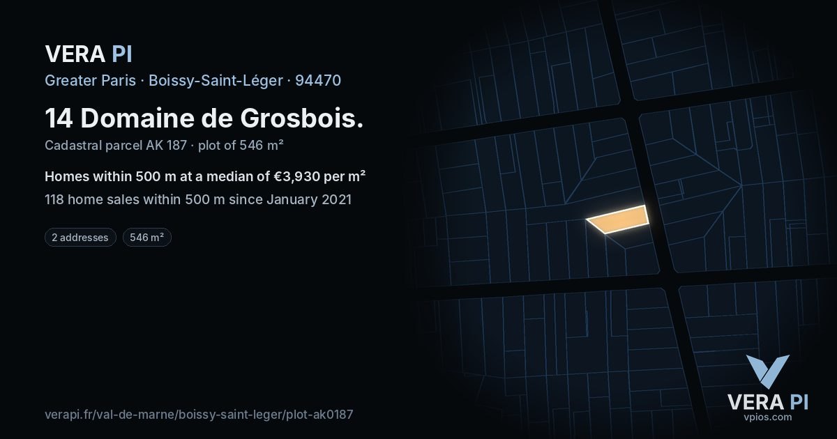 14 Domaine de Grosbois, Boissy-Saint-Léger at night – the plot lit, the parcels around coloured by the prices near them