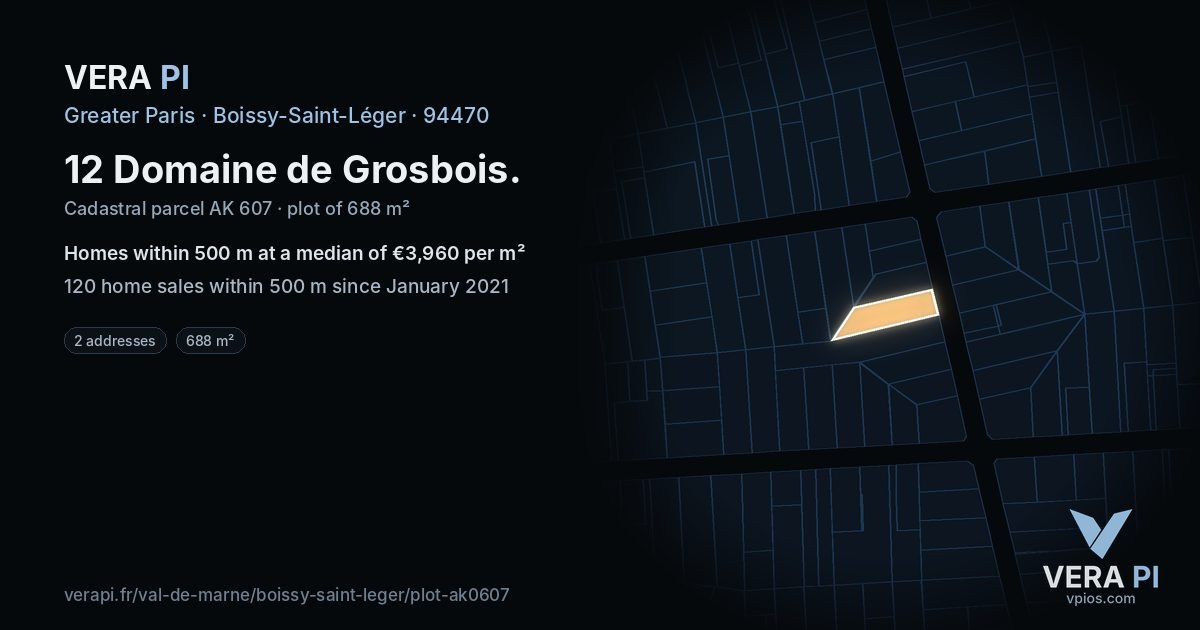 12 Domaine de Grosbois, Boissy-Saint-Léger at night – the plot lit, the parcels around coloured by the prices near them