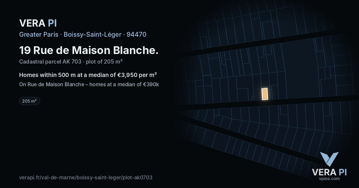 19 Rue de Maison Blanche, Boissy-Saint-Léger at night – the plot lit, the parcels around coloured by the prices near them