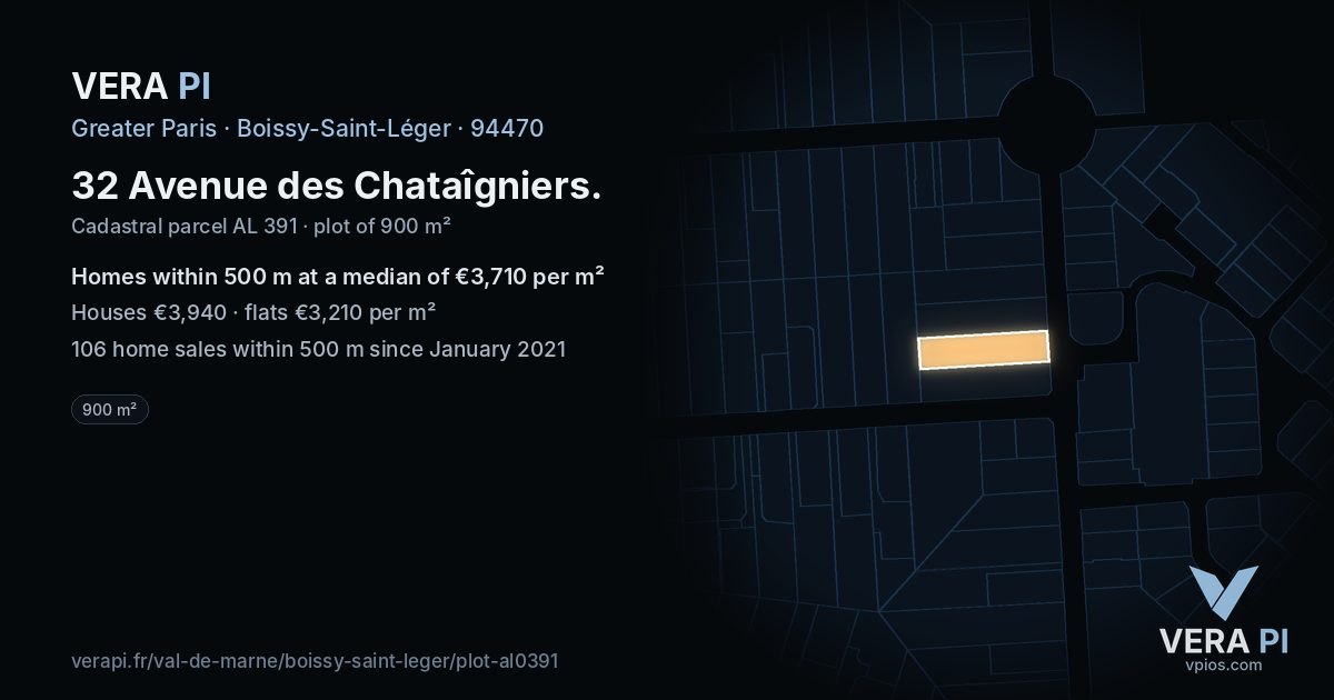32 Avenue des Chataîgniers, Boissy-Saint-Léger at night – the plot lit, the parcels around coloured by the prices near them