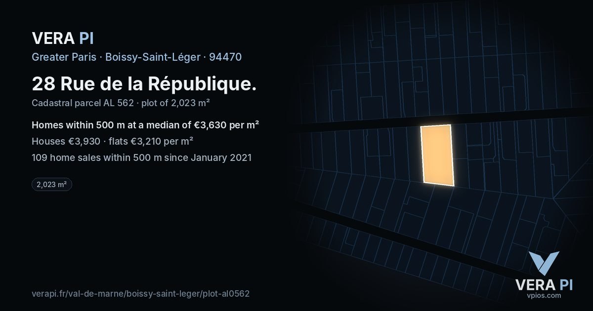 28 Rue de la République, Boissy-Saint-Léger at night – the plot lit, the parcels around coloured by the prices near them