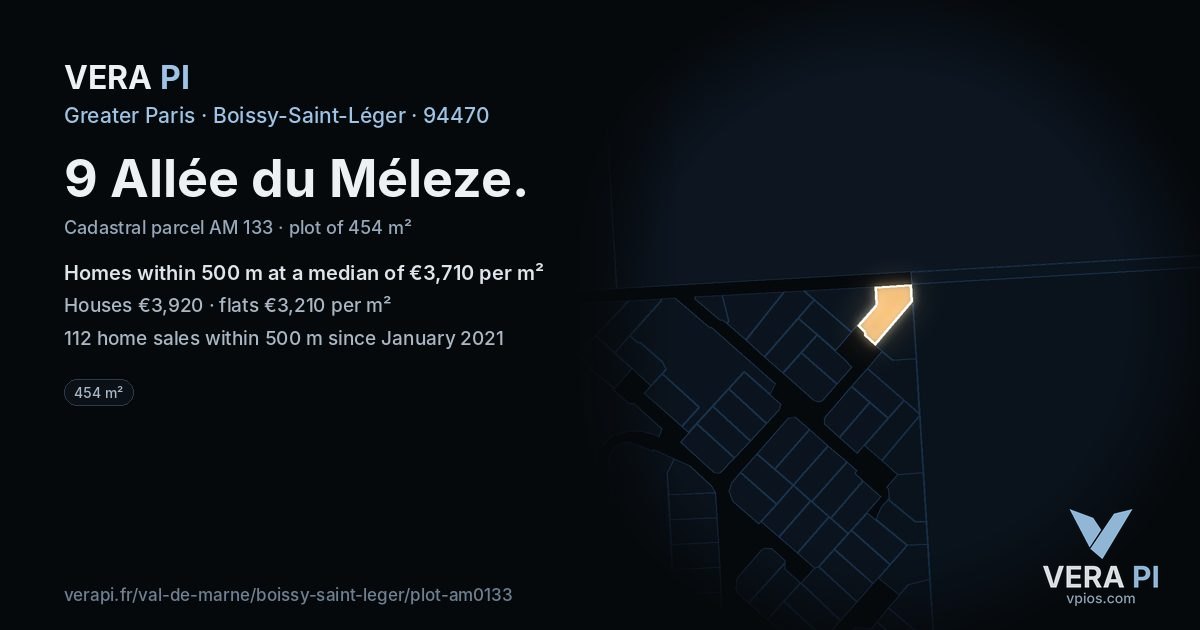 9 Allée du Méleze, Boissy-Saint-Léger at night – the plot lit, the parcels around coloured by the prices near them