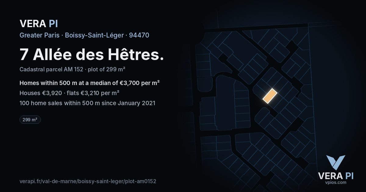 7 Allée des Hêtres, Boissy-Saint-Léger at night – the plot lit, the parcels around coloured by the prices near them