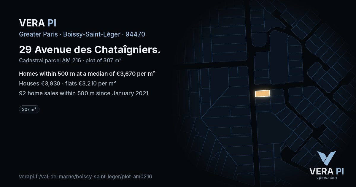29 Avenue des Chataîgniers, Boissy-Saint-Léger at night – the plot lit, the parcels around coloured by the prices near them