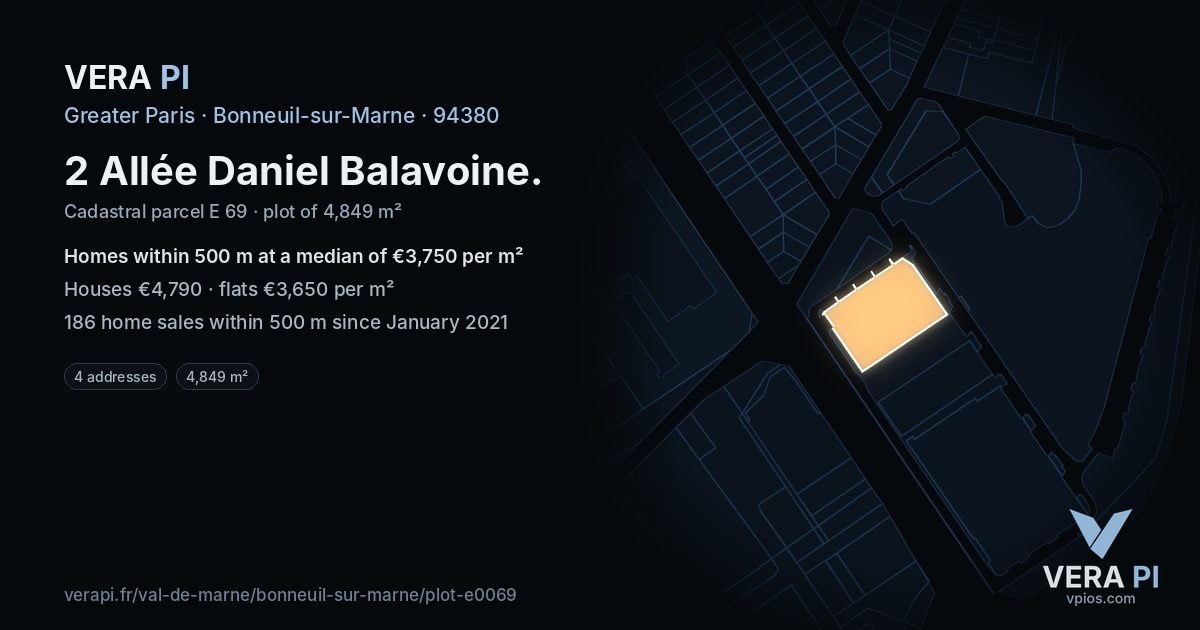 2 Allée Daniel Balavoine, Bonneuil-sur-Marne at night – the plot lit, the parcels around coloured by the prices near them