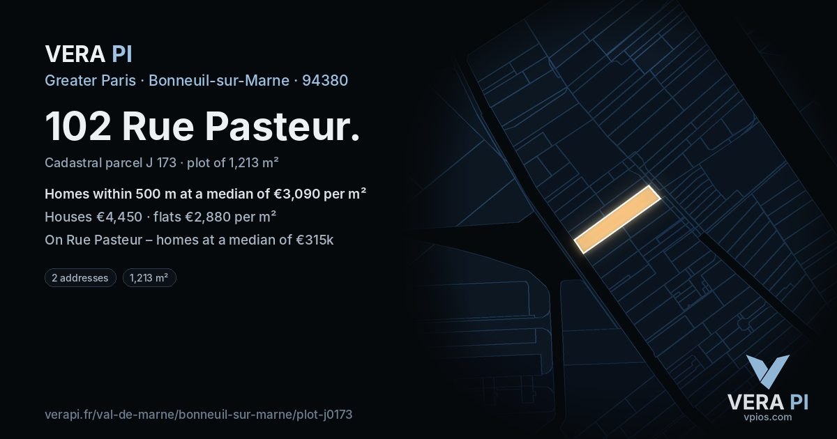 102 Rue Pasteur, Bonneuil-sur-Marne at night – the plot lit, the parcels around coloured by the prices near them