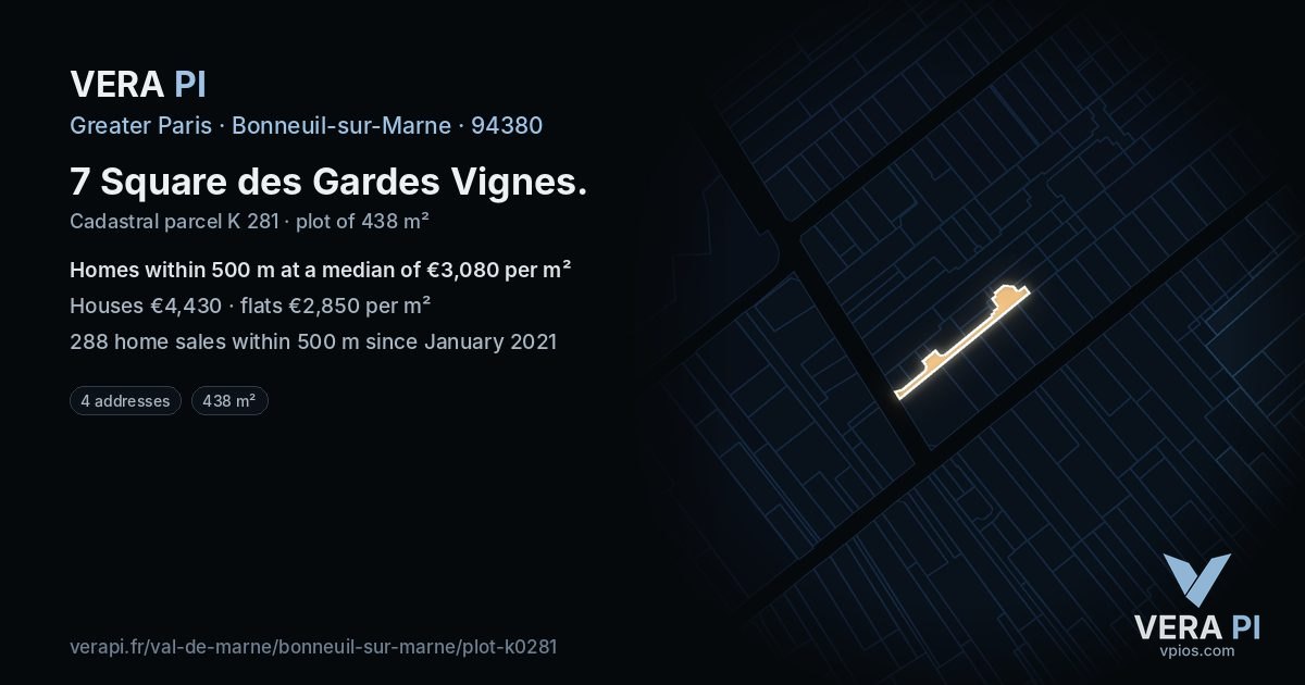 7 Square des Gardes Vignes, Bonneuil-sur-Marne at night – the plot lit, the parcels around coloured by the prices near them