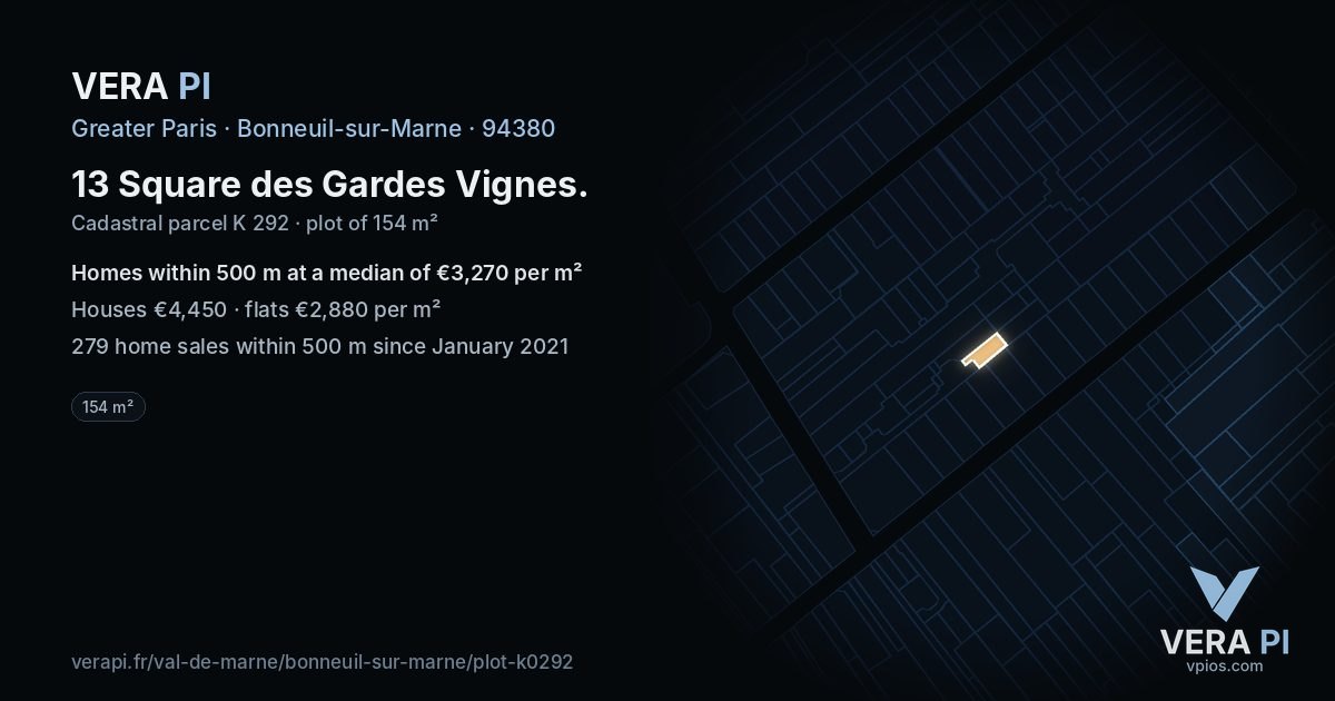 13 Square des Gardes Vignes, Bonneuil-sur-Marne at night – the plot lit, the parcels around coloured by the prices near them