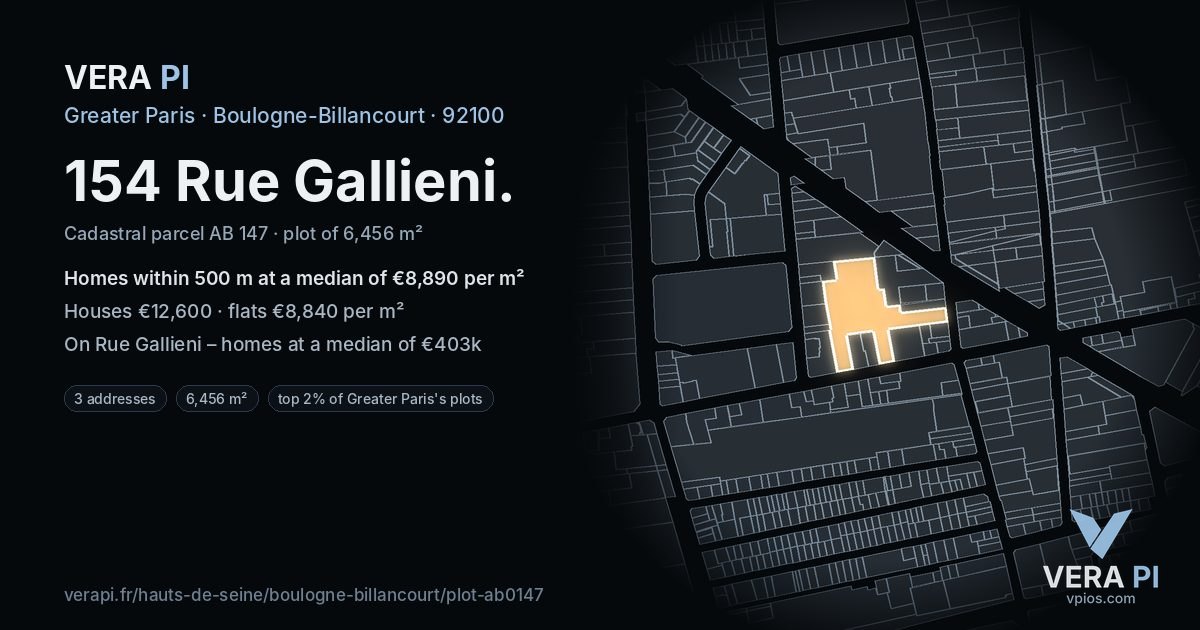 154 Rue Gallieni, Boulogne-Billancourt at night – the plot lit, the parcels around coloured by the prices near them