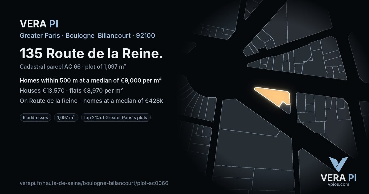 135 Route de la Reine, Boulogne-Billancourt at night – the plot lit, the parcels around coloured by the prices near them