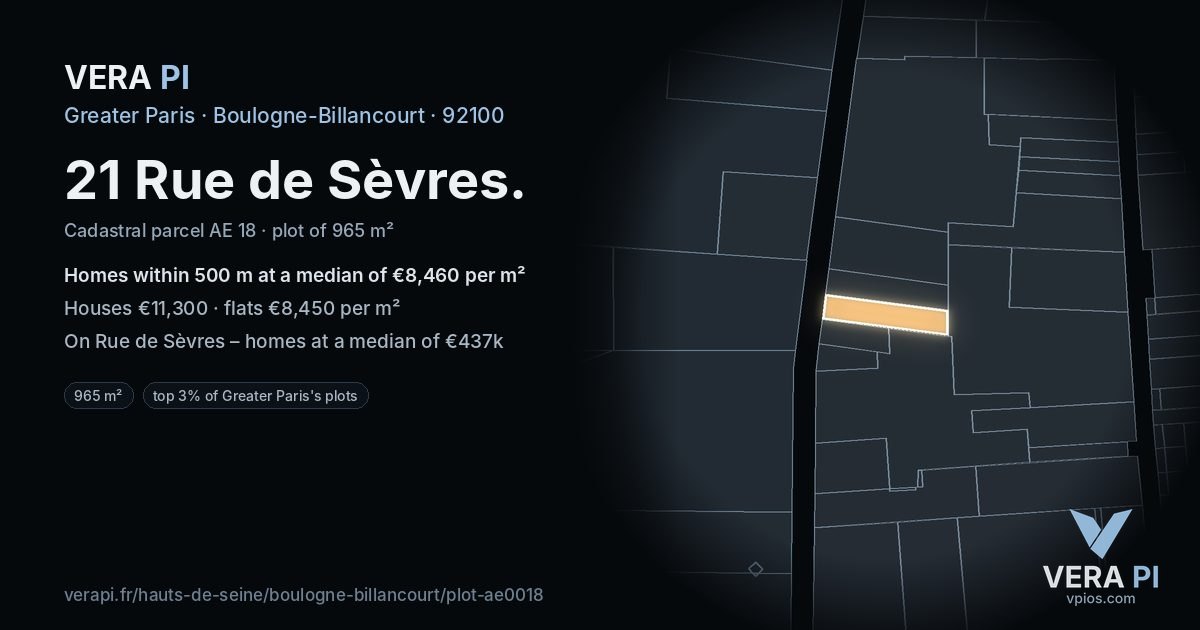 21 Rue de Sèvres, Boulogne-Billancourt at night – the plot lit, the parcels around coloured by the prices near them