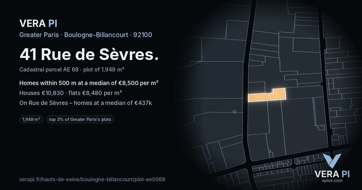 41 Rue de Sèvres, Boulogne-Billancourt at night – the plot lit, the parcels around coloured by the prices near them