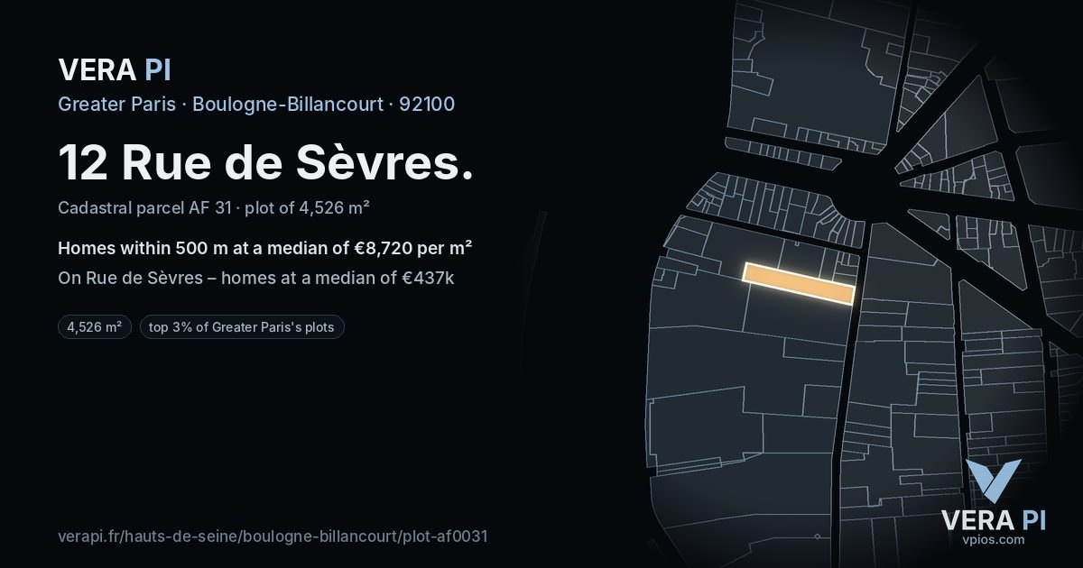 12 Rue de Sèvres, Boulogne-Billancourt at night – the plot lit, the parcels around coloured by the prices near them