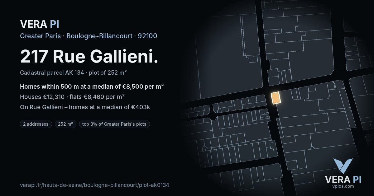 217 Rue Gallieni, Boulogne-Billancourt at night – the plot lit, the parcels around coloured by the prices near them
