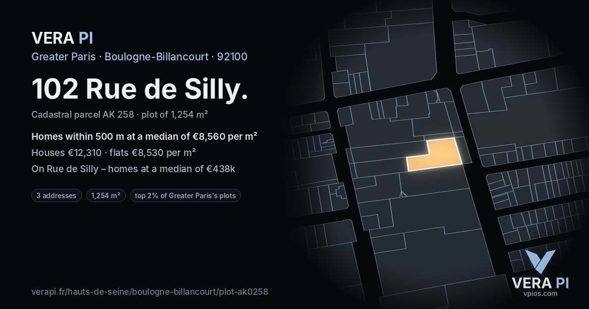 102 Rue de Silly, Boulogne-Billancourt at night – the plot lit, the parcels around coloured by the prices near them