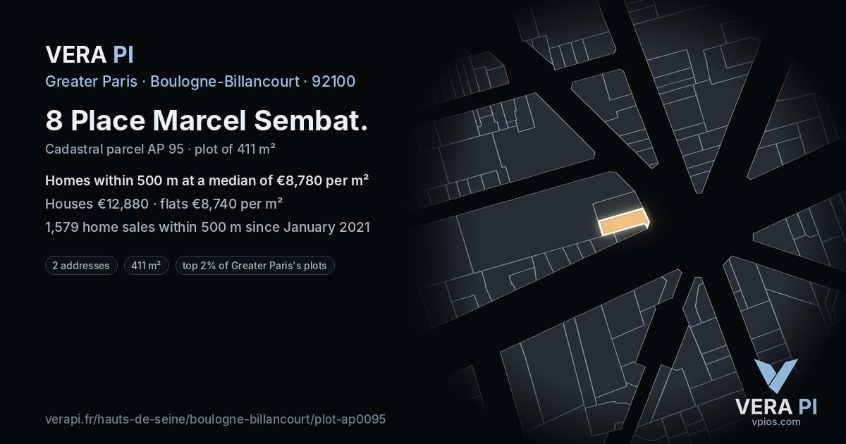 8 Place Marcel Sembat, Boulogne-Billancourt at night – the plot lit, the parcels around coloured by the prices near them