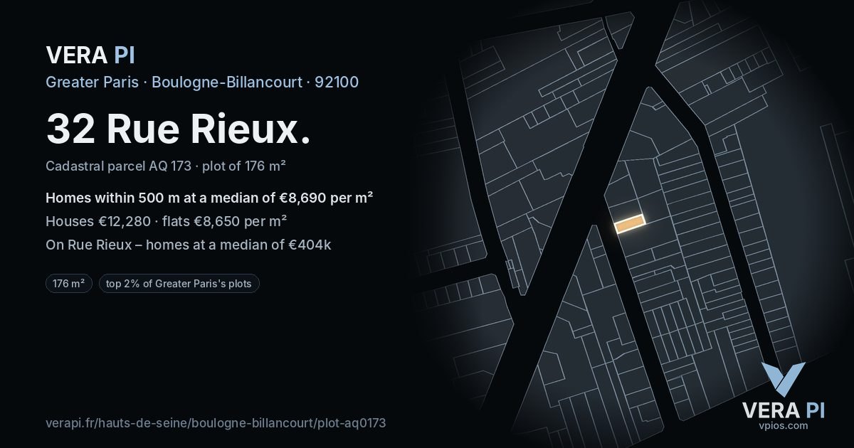 32 Rue Rieux, Boulogne-Billancourt at night – the plot lit, the parcels around coloured by the prices near them