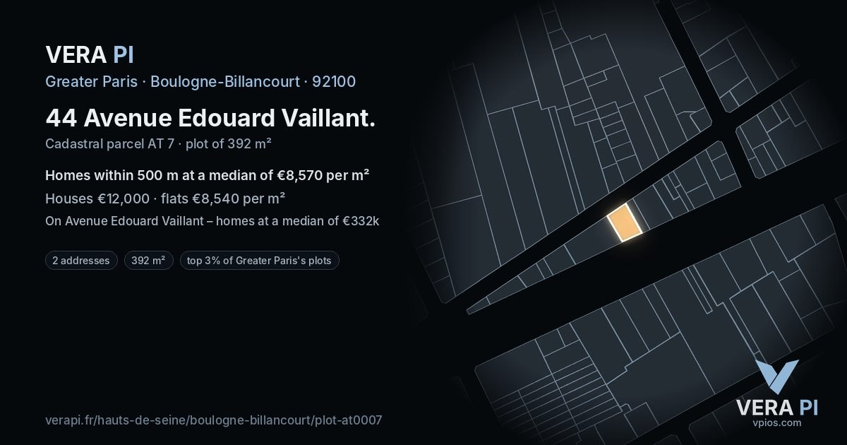 44 Avenue Edouard Vaillant, Boulogne-Billancourt at night – the plot lit, the parcels around coloured by the prices near them