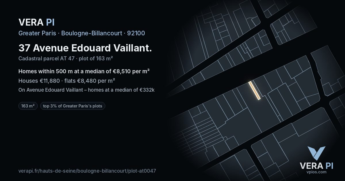 37 Avenue Edouard Vaillant, Boulogne-Billancourt at night – the plot lit, the parcels around coloured by the prices near them