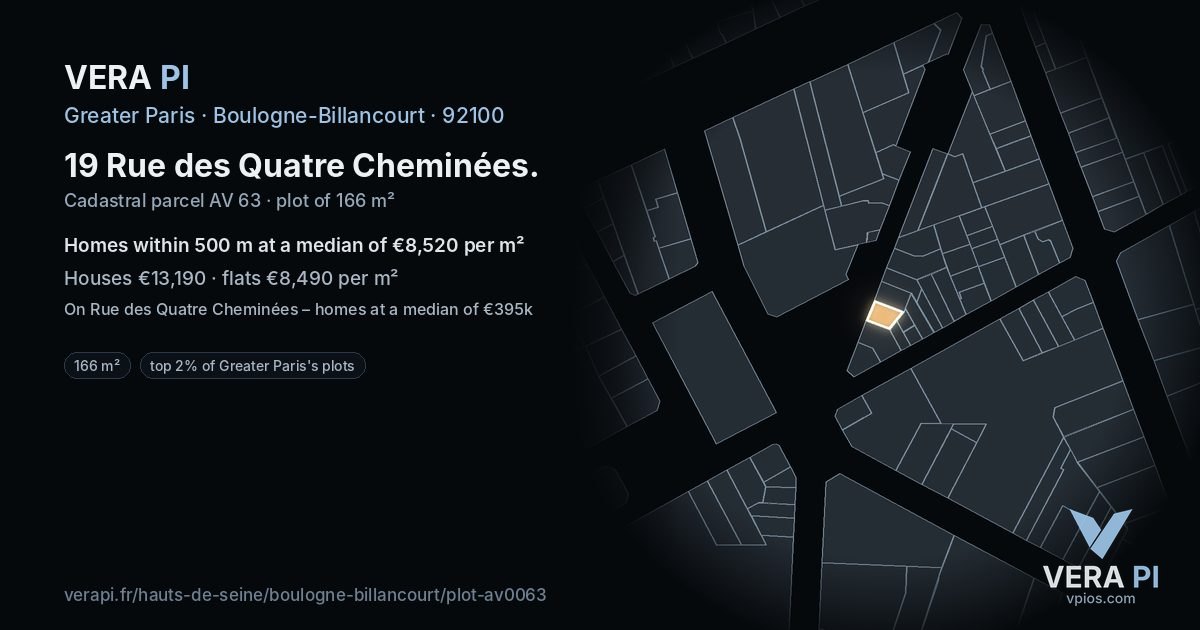 19 Rue des Quatre Cheminées, Boulogne-Billancourt at night – the plot lit, the parcels around coloured by the prices near them