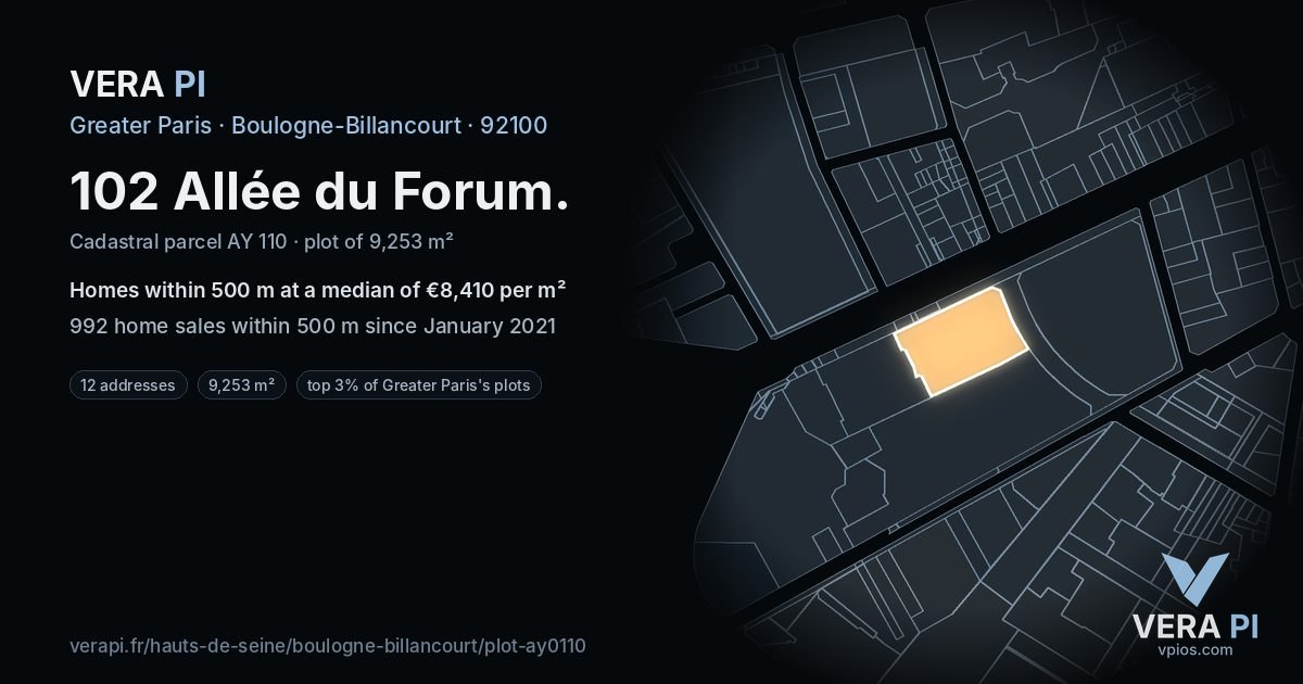 102 Allée du Forum, Boulogne-Billancourt at night – the plot lit, the parcels around coloured by the prices near them