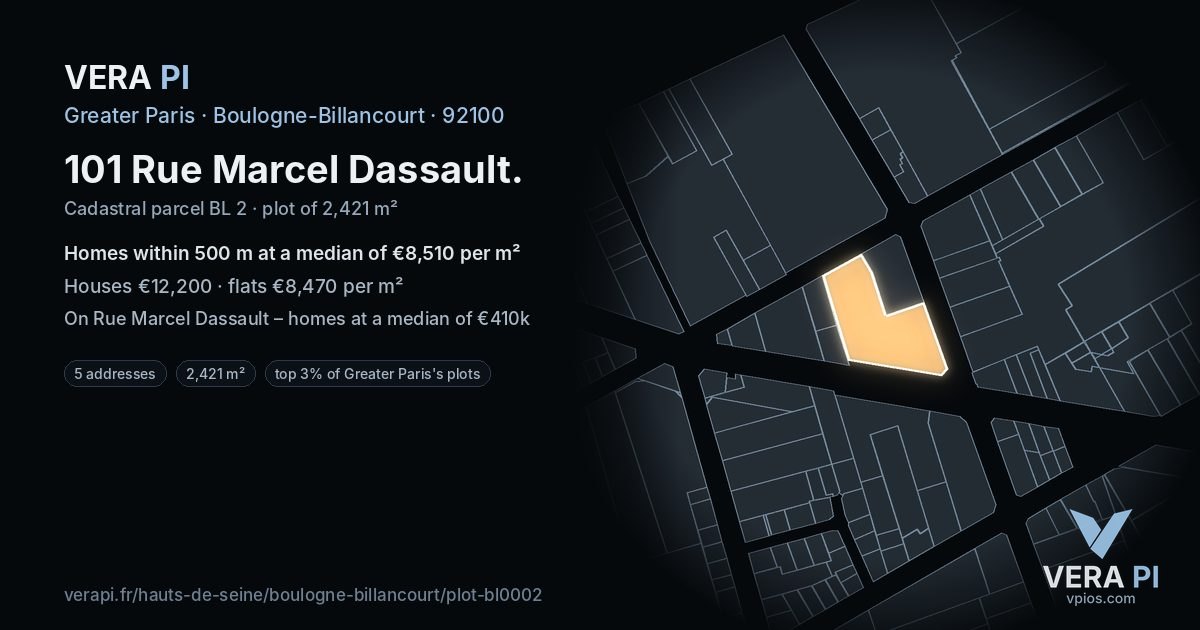 101 Rue Marcel Dassault, Boulogne-Billancourt at night – the plot lit, the parcels around coloured by the prices near them