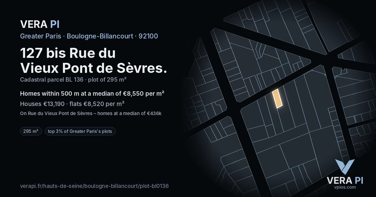 127 bis Rue du Vieux Pont de Sèvres, Boulogne-Billancourt at night – the plot lit, the parcels around coloured by the prices near them