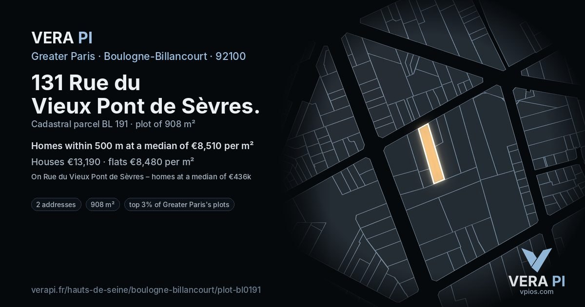 131 Rue du Vieux Pont de Sèvres, Boulogne-Billancourt at night – the plot lit, the parcels around coloured by the prices near them