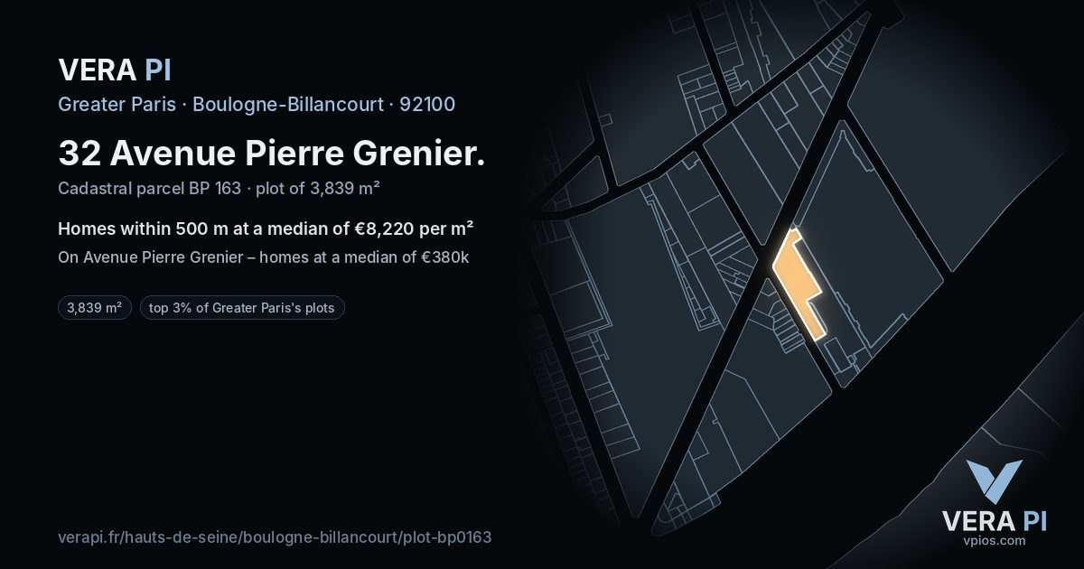 32 Avenue Pierre Grenier, Boulogne-Billancourt at night – the plot lit, the parcels around coloured by the prices near them