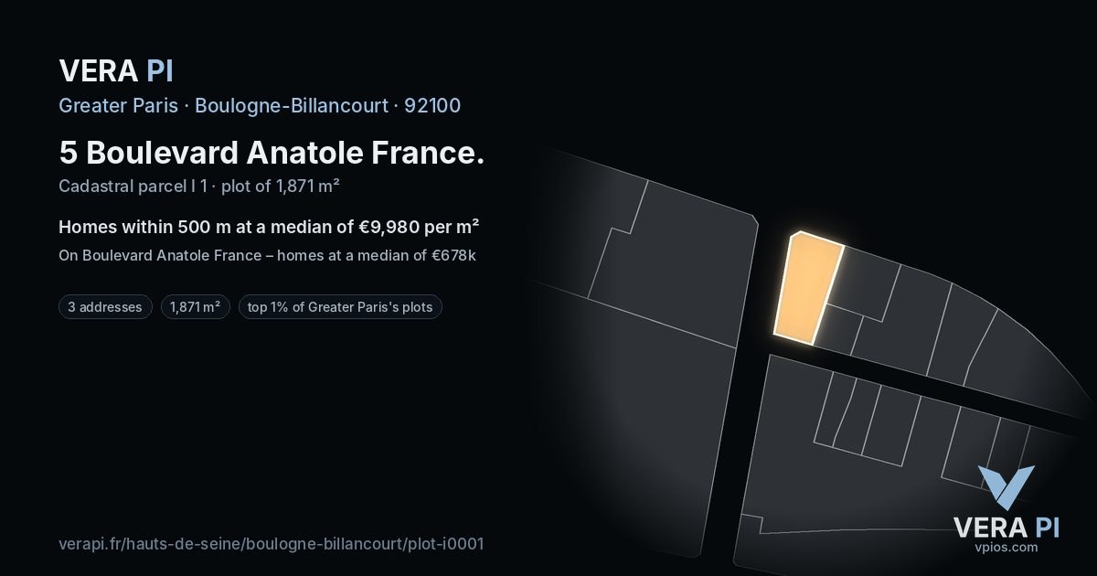 5 Boulevard Anatole France, Boulogne-Billancourt at night – the plot lit, the parcels around coloured by the prices near them