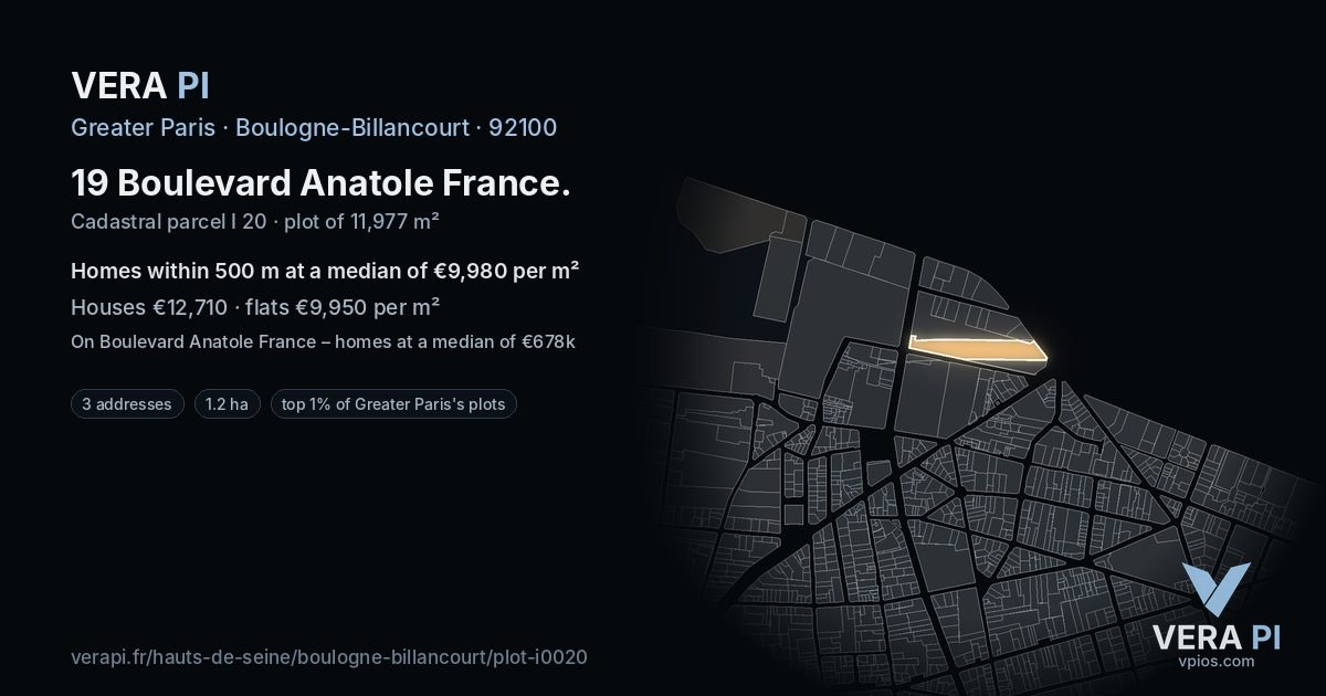 19 Boulevard Anatole France, Boulogne-Billancourt at night – the plot lit, the parcels around coloured by the prices near them