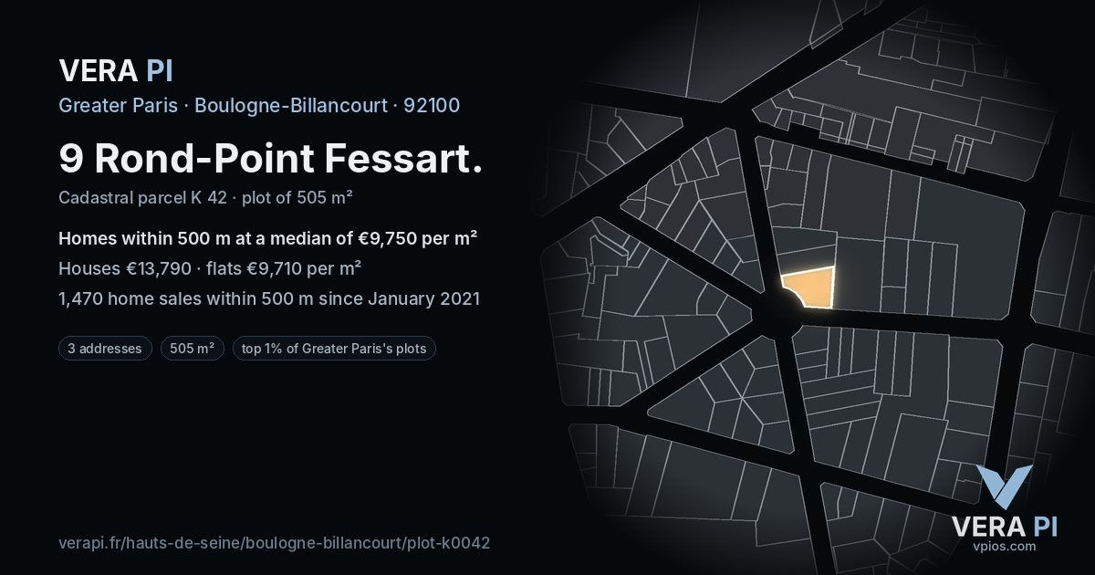 9 Rond-Point Fessart, Boulogne-Billancourt at night – the plot lit, the parcels around coloured by the prices near them