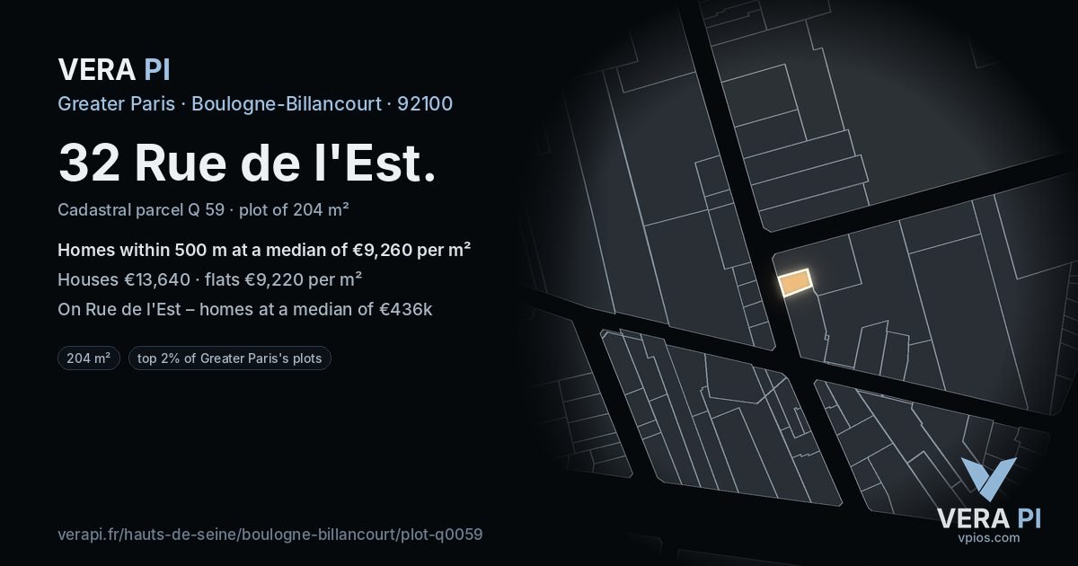 32 Rue de l'Est, Boulogne-Billancourt at night – the plot lit, the parcels around coloured by the prices near them
