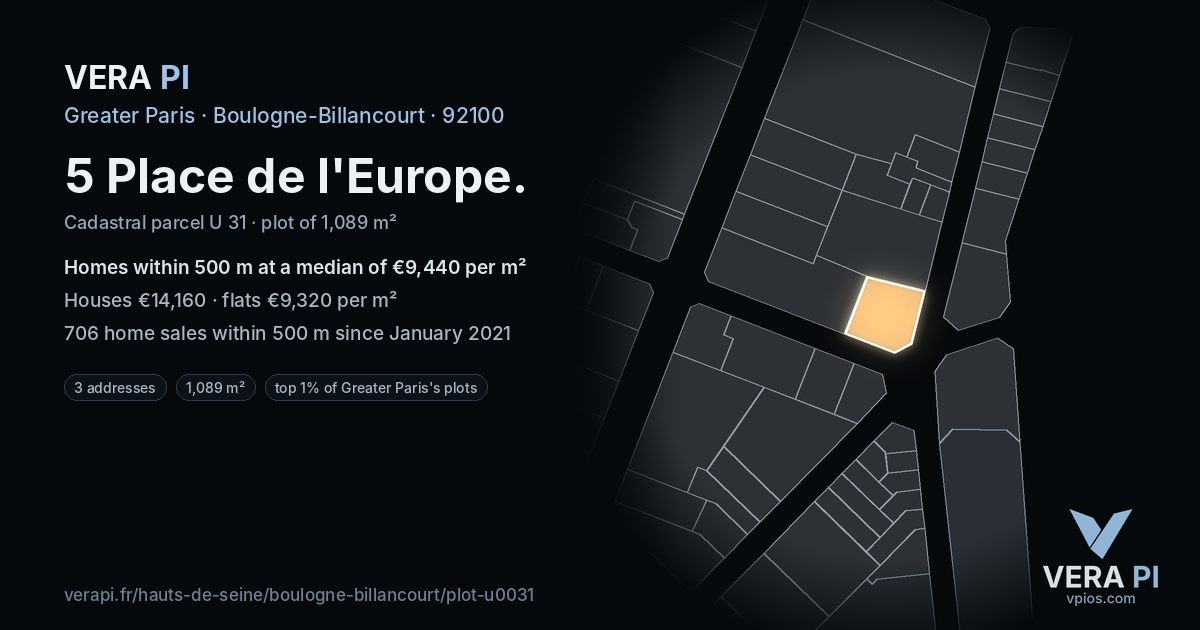 5 Place de l'Europe, Boulogne-Billancourt at night – the plot lit, the parcels around coloured by the prices near them