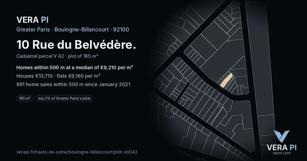 10 Rue du Belvédère, Boulogne-Billancourt at night – the plot lit, the parcels around coloured by the prices near them