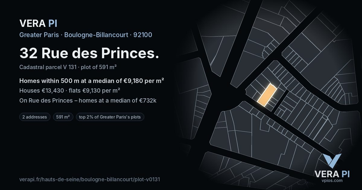 32 Rue des Princes, Boulogne-Billancourt at night – the plot lit, the parcels around coloured by the prices near them