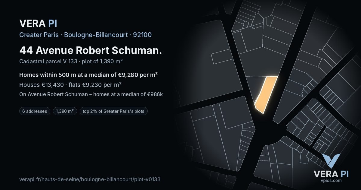 44 Avenue Robert Schuman, Boulogne-Billancourt at night – the plot lit, the parcels around coloured by the prices near them