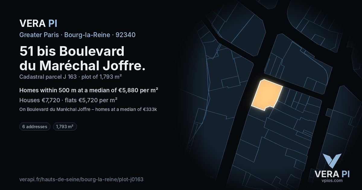 51 bis Boulevard du Maréchal Joffre, Bourg-la-Reine at night – the plot lit, the parcels around coloured by the prices near them