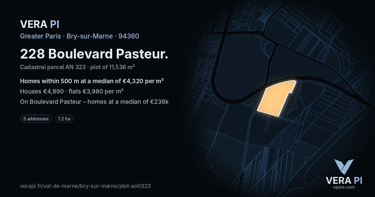 228 Boulevard Pasteur, Bry-sur-Marne at night – the plot lit, the parcels around coloured by the prices near them