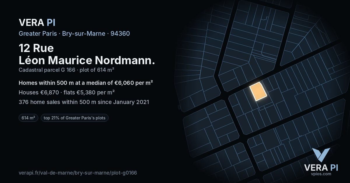 12 Rue Léon Maurice Nordmann, Bry-sur-Marne at night – the plot lit, the parcels around coloured by the prices near them