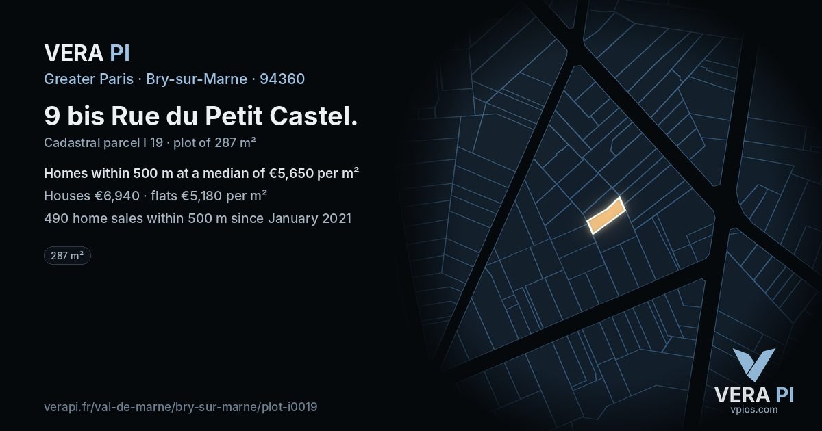 9 bis Rue du Petit Castel, Bry-sur-Marne at night – the plot lit, the parcels around coloured by the prices near them