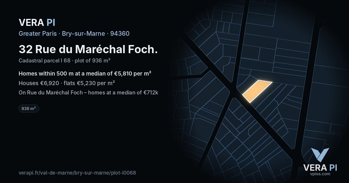 32 Rue du Maréchal Foch, Bry-sur-Marne at night – the plot lit, the parcels around coloured by the prices near them